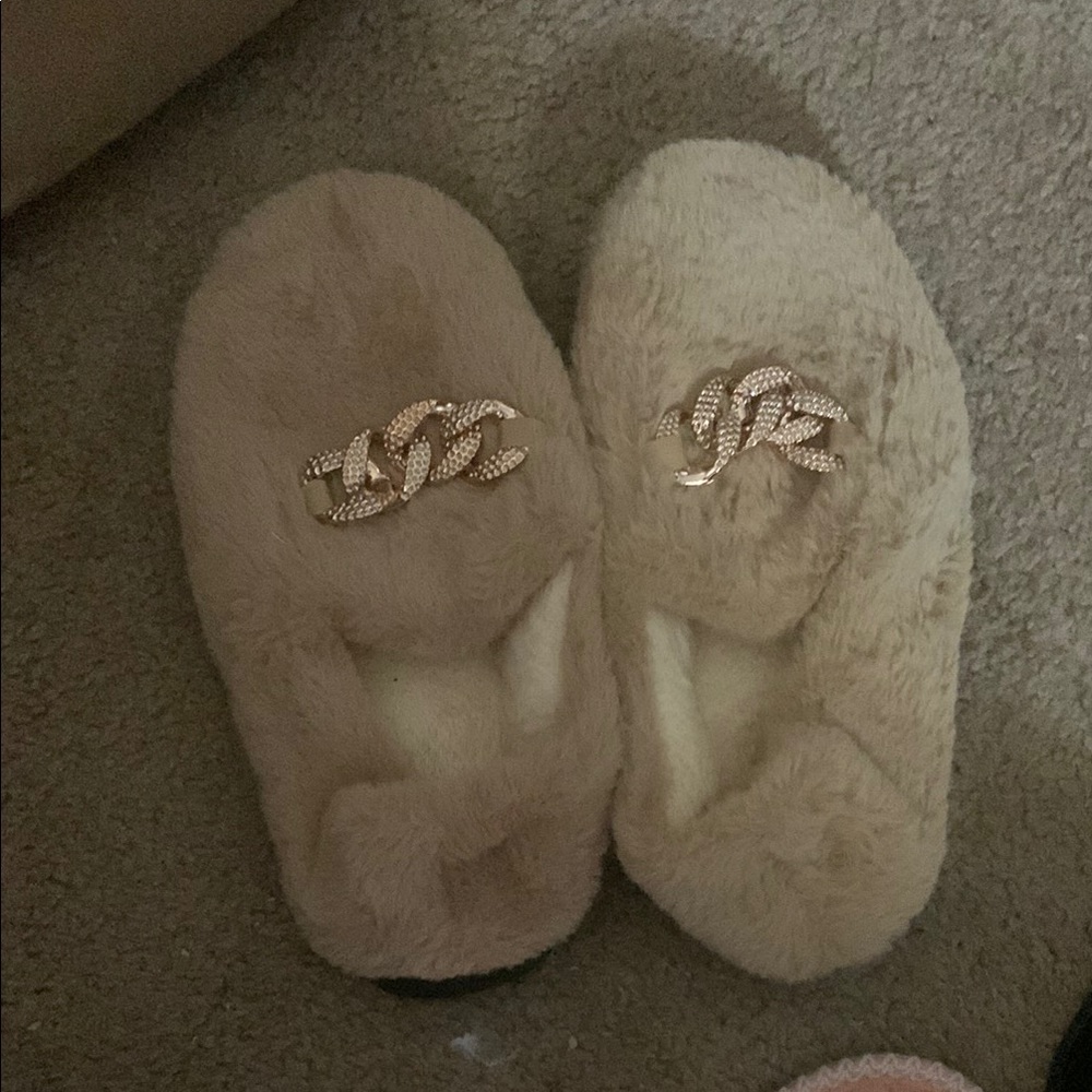 Cozy Beige Furry Slippers with Gold Accent